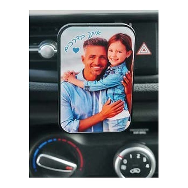 מטען אלחוטי לרכב עם תמונה